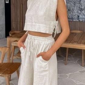 woman-wearing-linen-pants-crop-top-set