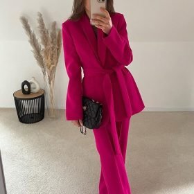 woman-wearing-casual-long-sleeve-blazer-with-belt-set