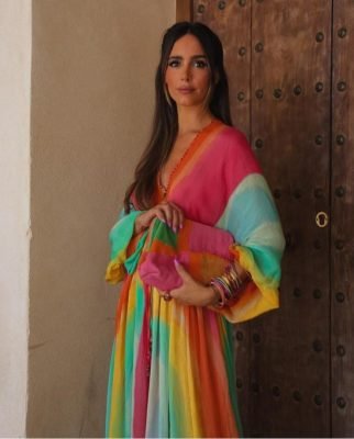 woman-wearing-tie-dye-print-colorful-batwing-sleeve-long-dress